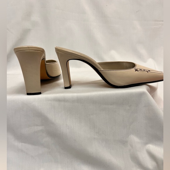 Espanola mule heels, size 8 1/2M. - Picture 6 of 12